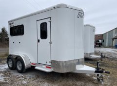 SOLD 2022 Shadow Stable Mate Classic 2 Horse with dress and rear tack step up